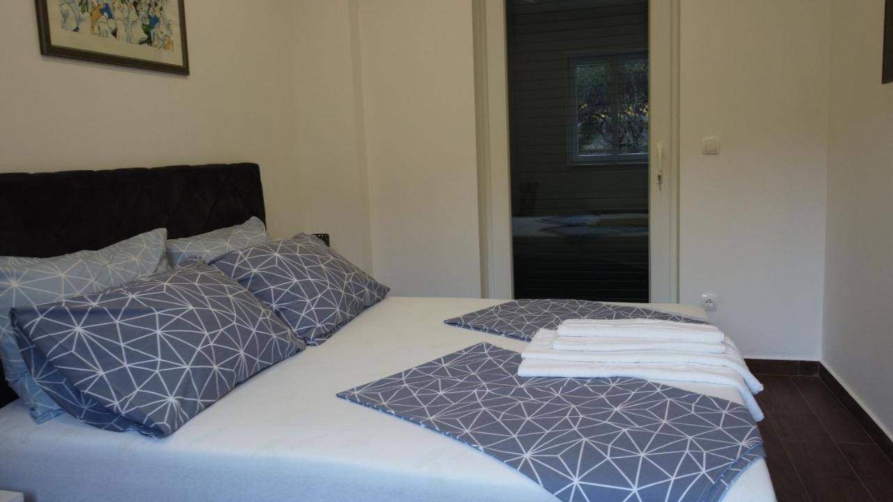 Semesterbostad Nugal 2+2 Makarska