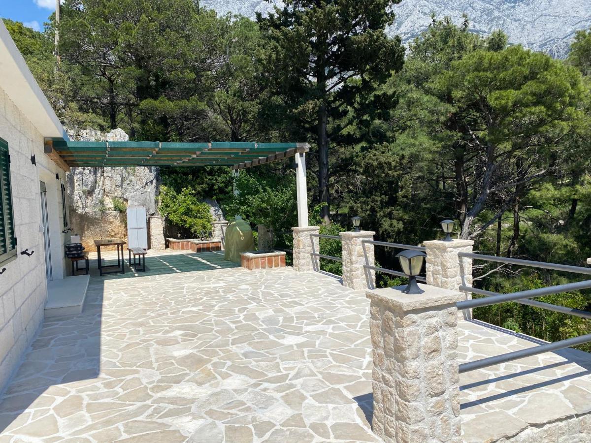 Nugal 2+2 Makarska